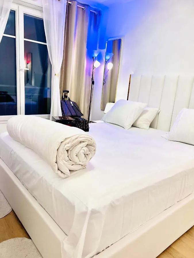Les Residences De Djibril Le Blanc-Mesnil 0*,
