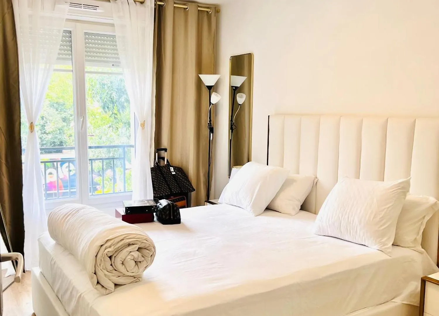 Δωμάτια σε οικογενειακή κατοικία Les Residences De Djibril Le Blanc-Mesnil